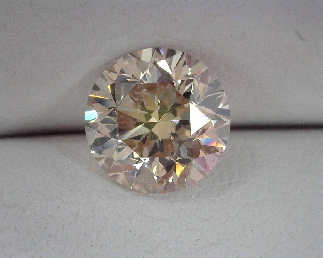 Loose Diamond - ROUND 1.03ct Brown I1: Loose Diamond - ROUND 1.03ct Brown I1 Source: Natural Shape: ROUND Carats: 1.03 Color: Brown Certification: OTHER PLEASE NOTE: Framed, Large, or heavy items do not have shipping costs included. The ex