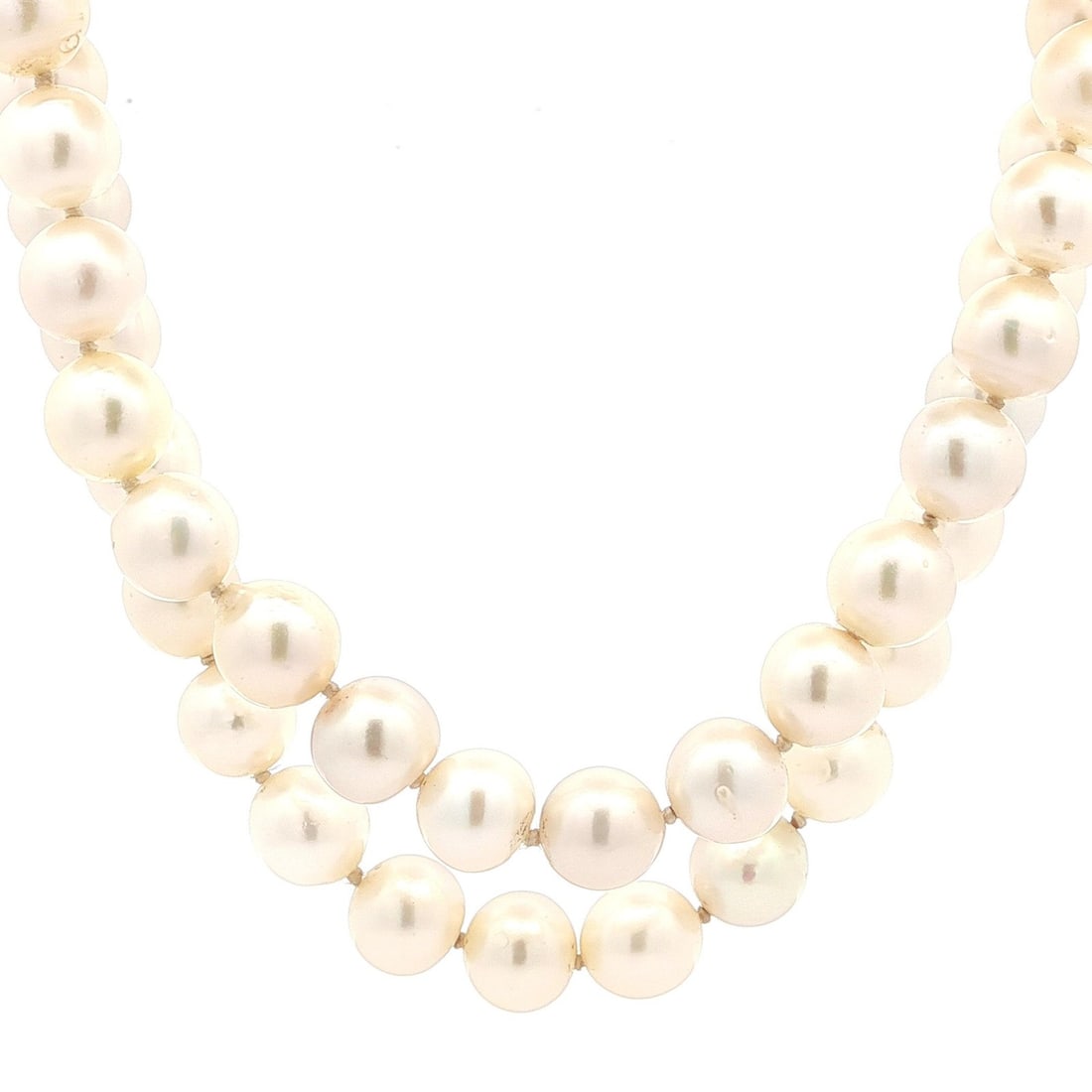 Vintage 46 Inch GIA Certified Akoya Pearl Necklace 14k White Gold Clasp: Vintage 46 Inch GIA Certified Akoya Pearl Necklace 14k White Gold Clasp This exquisite vintage strand necklace features 109 genuine cultured saltwater Akoya pearls, each round-shaped and measuring bet