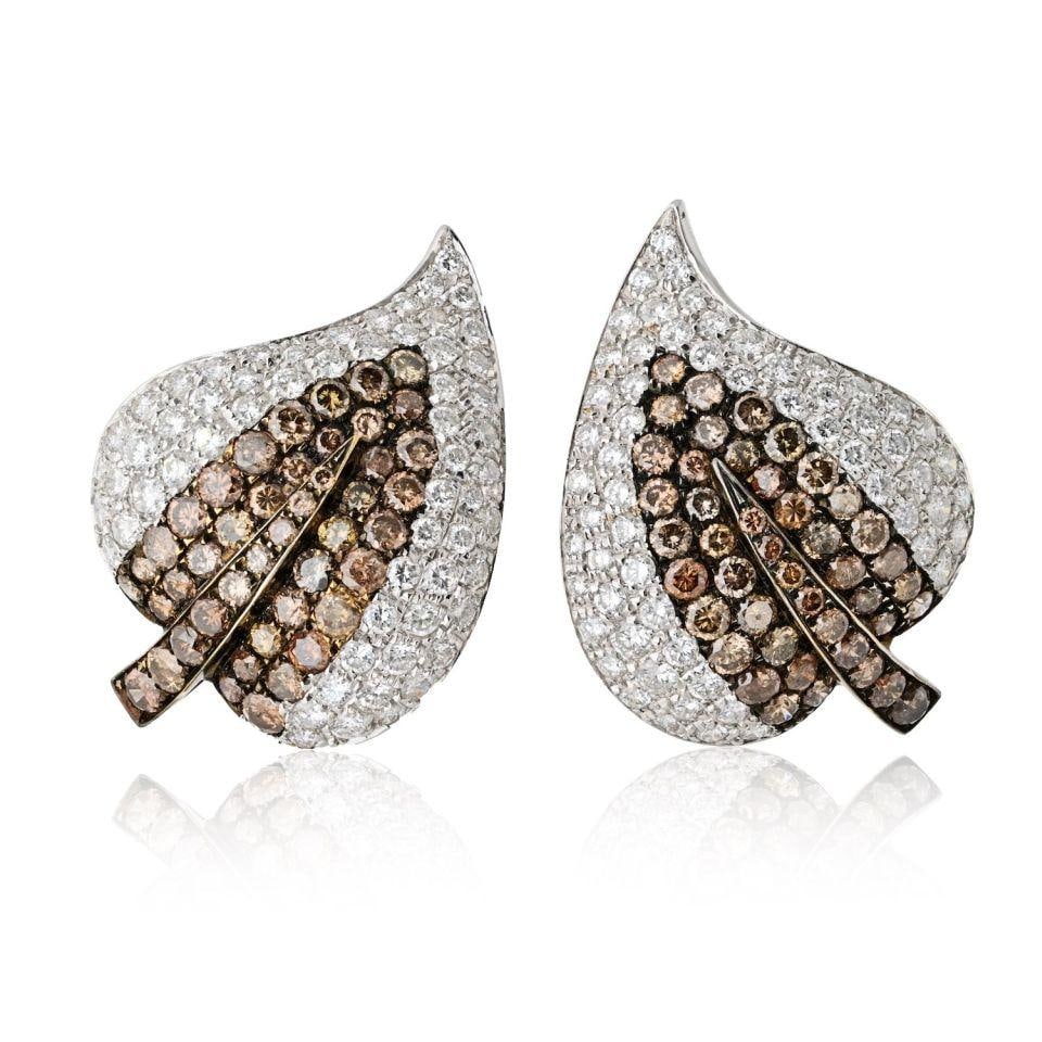 18K White Gold Leaf Earrings with 15 Carats Champagne and White Diamonds: 18K White Gold Leaf Earrings with 15 Carats Champagne and White Diamonds Exquisite 18K White Gold Champagne and White Diamond Leaf Earrings, showcasing a stunning design adorned with 188 round cut dia