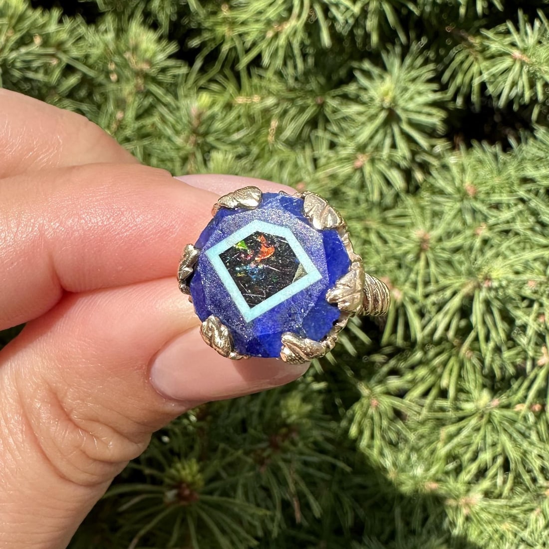 Vintage 14k Yellow Gold Mosaic Cocktail Ring with Lapis Turquoise Onyx: Vintage 14k Yellow Gold Mosaic Cocktail Ring with Lapis Turquoise Onyx This exquisite Vintage Handmade Cocktail Ring features a stunning mosaic design crafted from natural Lapis Lazuli, Turquoise, and