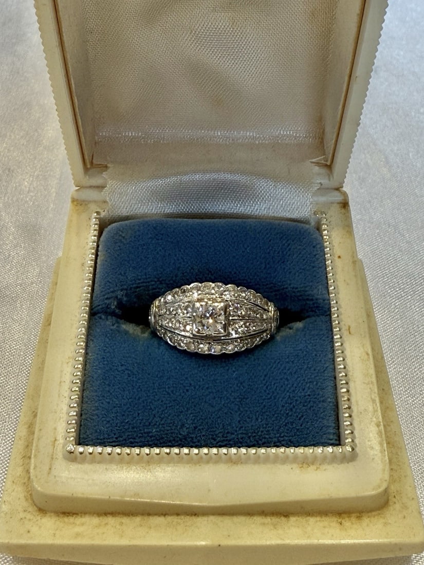 Art Deco Platinum Diamond Ring 1ct Size 7 with Box: Art Deco Platinum Diamond Ring 1ct Size 7 with Box This stunning Art Deco platinum diamond ring features a size 7 design, beautifully crafted with meticulous detail and artistry. The ring is made from
