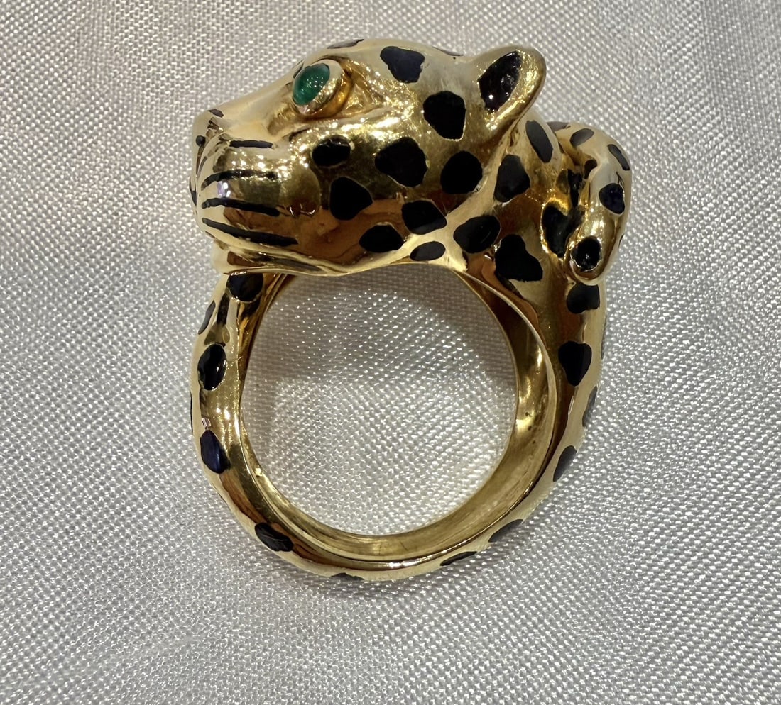 Unbranded 14K Yellow Gold Panther Ring with Emerald Enamel Size 6.5: Unbranded 14K Yellow Gold Panther Ring with Emerald Enamel Size 6.5 This stunning 14K yellow gold panther ring showcases a vibrant emerald and intricate enamel detailing. Weighing 24.70 grams, this ex