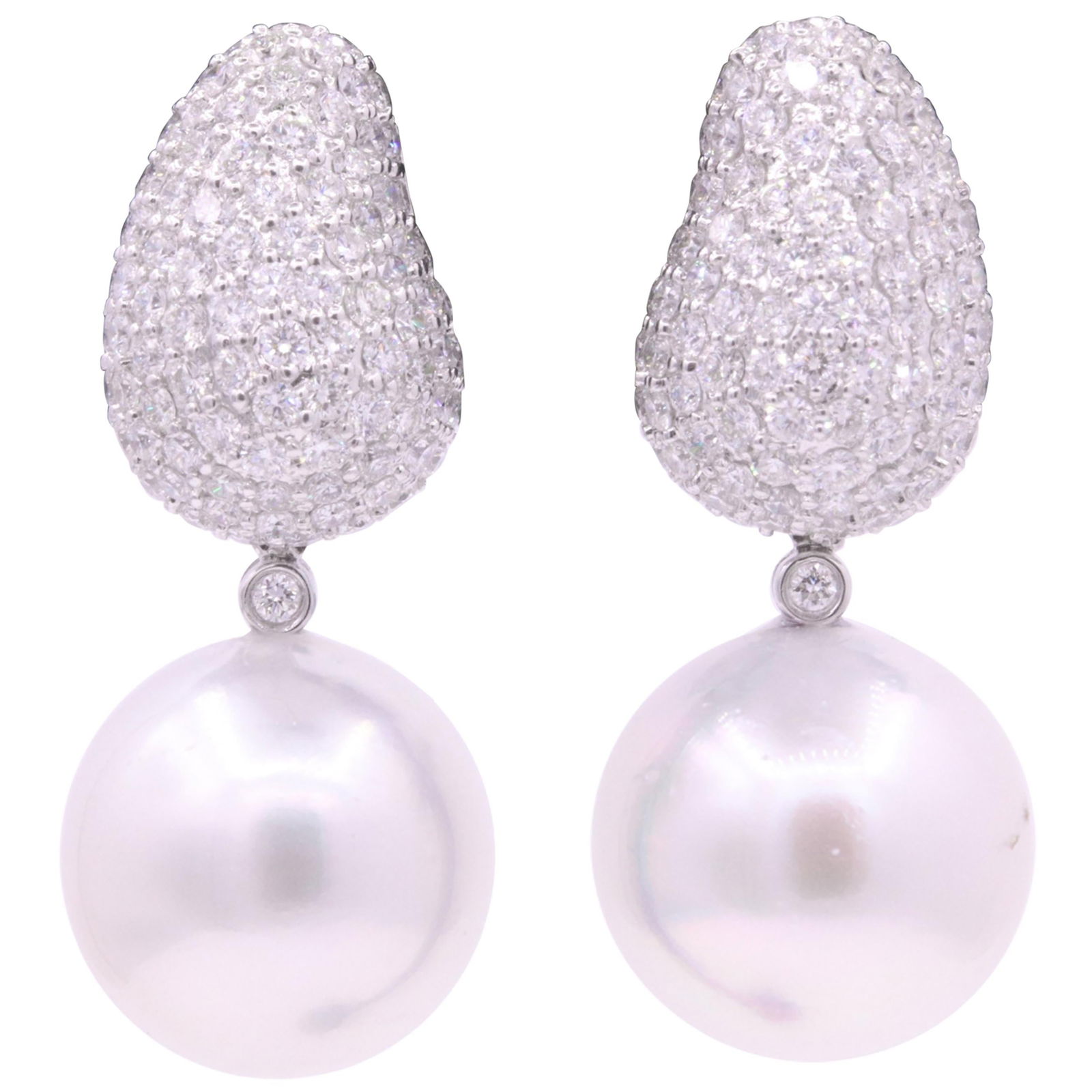 Harbor Diamonds 18K White Gold South Sea Pearl Diamond Earrings Set of 2: Harbor Diamonds 18K White Gold South Sea Pearl Diamond Earrings Set of 2 Elevate your elegance with these exquisite drop earrings crafted in 18K white gold. Featuring two stunning South Sea pearls, ea