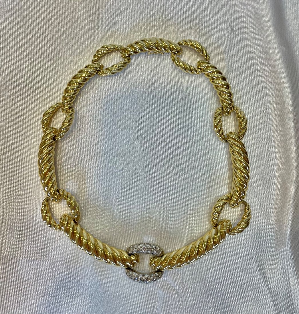 Stunning 18k Yellow Gold Diamond Necklace Signed Hallmarked 15 Inch: Stunning 18k Yellow Gold Diamond Necklace Signed Hallmarked 15 Inch This exquisite necklace features a stunning combination of yellow and white gold, meticulously crafted with 18k yellow gold, which h