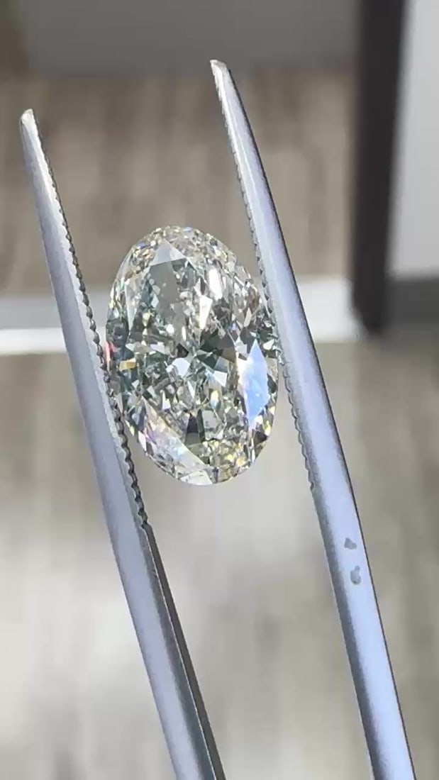 Loose Diamond - OVAL 2.7ct G SI1: Loose Diamond - OVAL 2.7ct G SI1 Source: Natural Shape: OVAL Carats: 2.7 Color: G Clarity: SI1 Certification: EGL Video:
