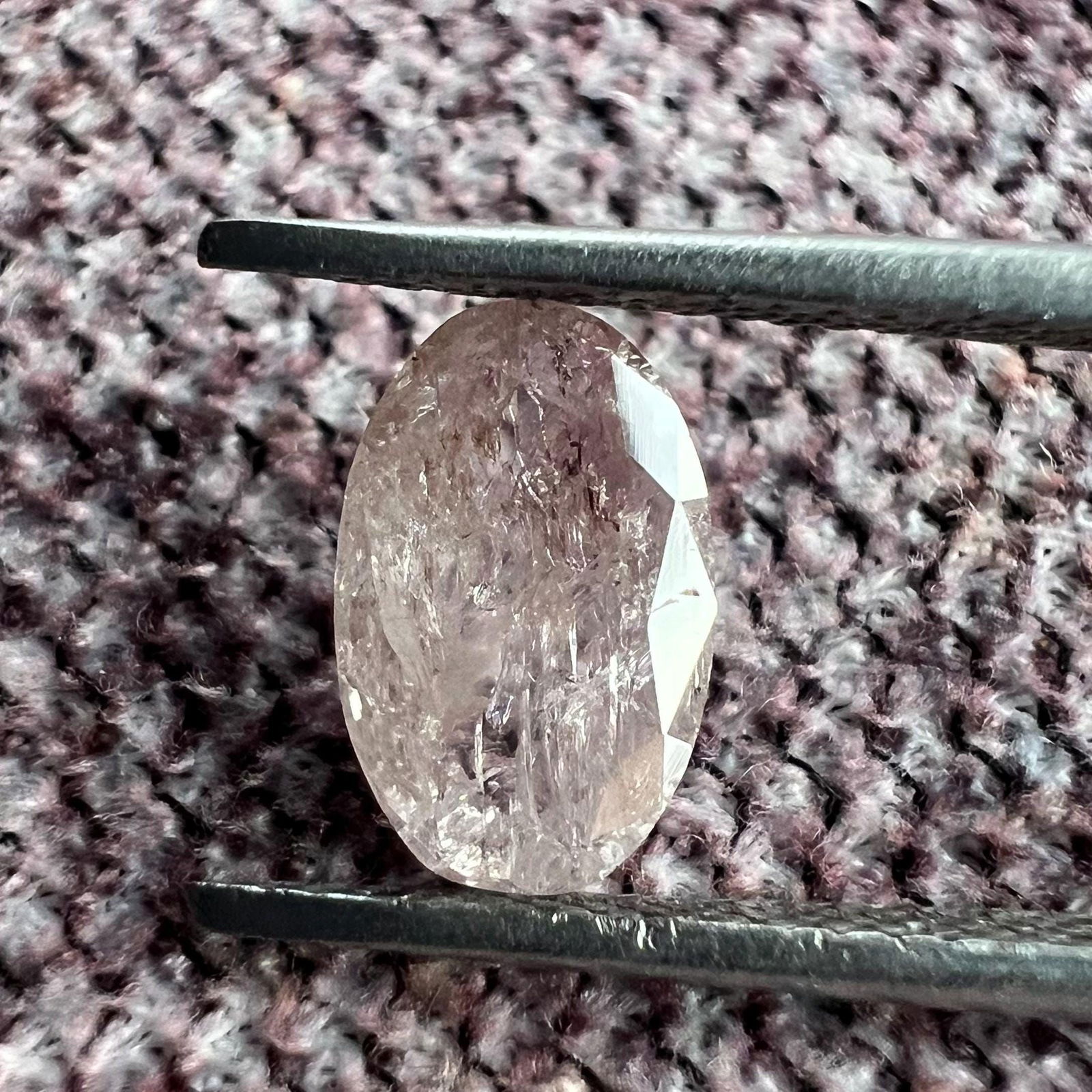 Loose Diamond - OVAL 1.38ct Pink I1: Loose Diamond - OVAL 1.38ct Pink I1 Source: Natural Shape: OVAL Carats: 1.38 Color: Pink Certification: NONE PLEASE NOTE: Framed, Large, or heavy items do not have shipping costs included. The exact s