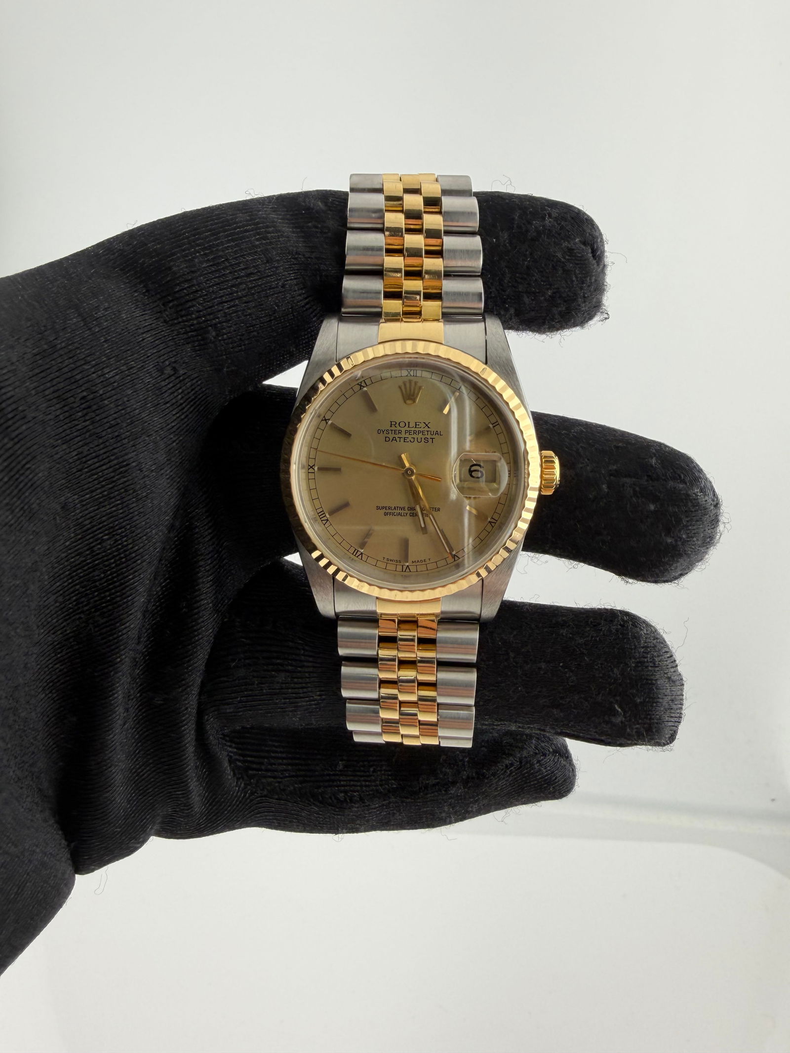 Rolex Datejust Ref 16233 Champagne Dial Jubilee Bracelet Men's Watch (1 of 4)