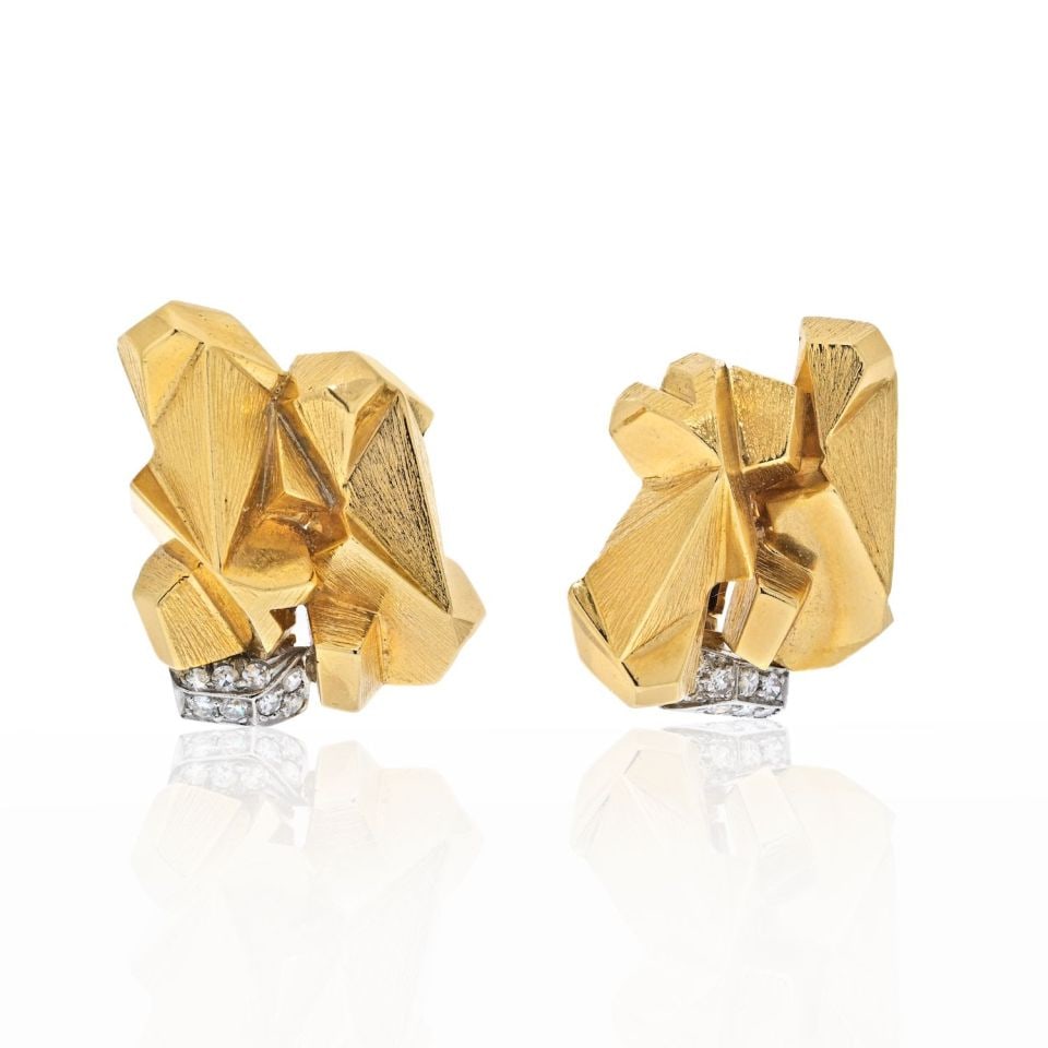 David Webb Nugget Earrings Platinum 18K Yellow Gold Diamonds: David Webb Nugget Earrings Platinum 18K Yellow Gold Diamonds Discover the exquisite craftsmanship of these David Webb earrings, showcasing a stunning combination of textured 18K yellow gold and luxuri