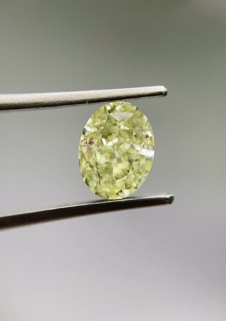 Loose Diamond - OVAL 1.0ct Fancy Light Yellow SI1: Loose Diamond - OVAL 1.0ct Fancy Light Yellow SI1 Source: Natural Shape: OVAL Carats: 1.0 Color: Fancy Light Yellow Certification: GIA Video: