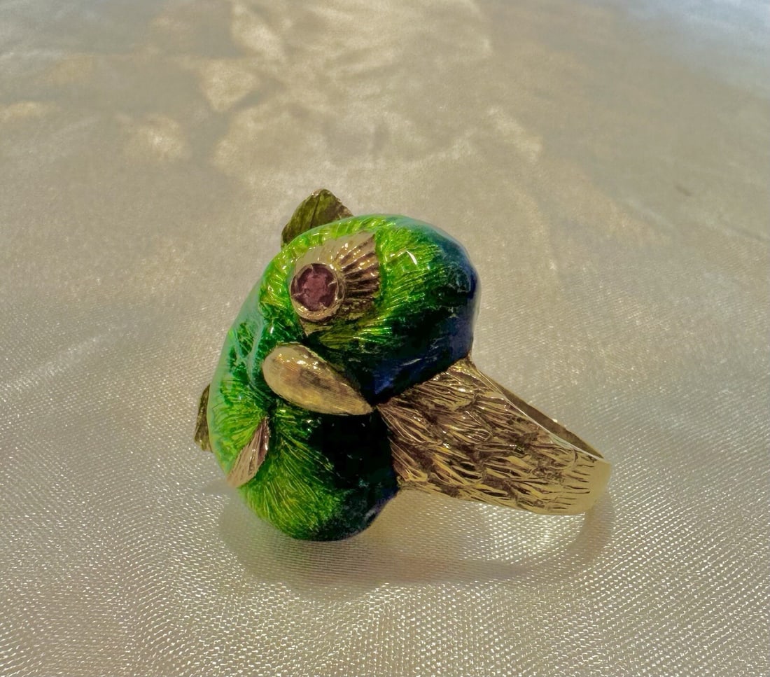 Italian 14K Yellow Gold Enameled Owl Ring with Pink Sapphire Size 6: Italian 14K Yellow Gold Enameled Owl Ring with Pink Sapphire Size 6 This stunning Italian ring features a beautifully crafted owl design, made from 14k yellow gold and adorned with an enameled finish.