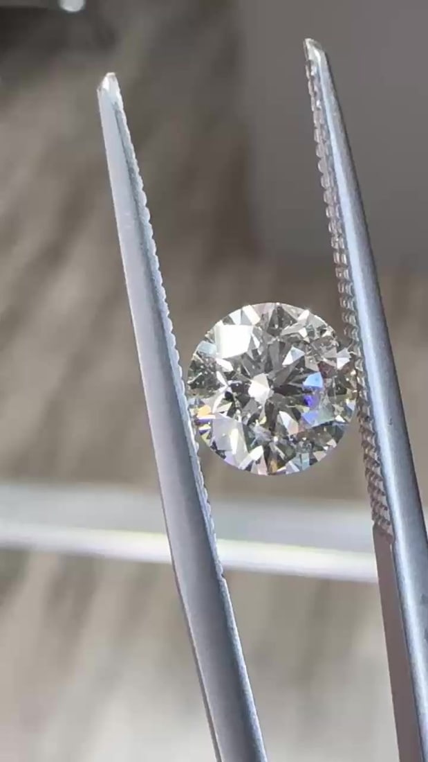 Ideal Loose Diamond - ROUND 1.2ct I SI1: Ideal Loose Diamond - ROUND 1.2ct I SI1 Source: Natural Shape: ROUND Carats: 1.2 Color: I Clarity: SI1 Certification: EGL Video: