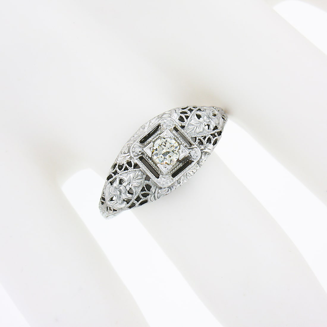 Antique Art Deco 18K White Gold 0.20ctw Old European Diamond Filigree Ring - 3