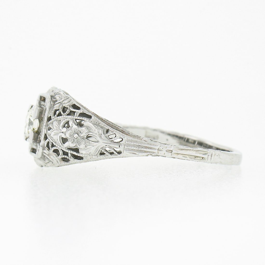 Antique Art Deco 18K White Gold 0.20ctw Old European Diamond Filigree Ring - 6