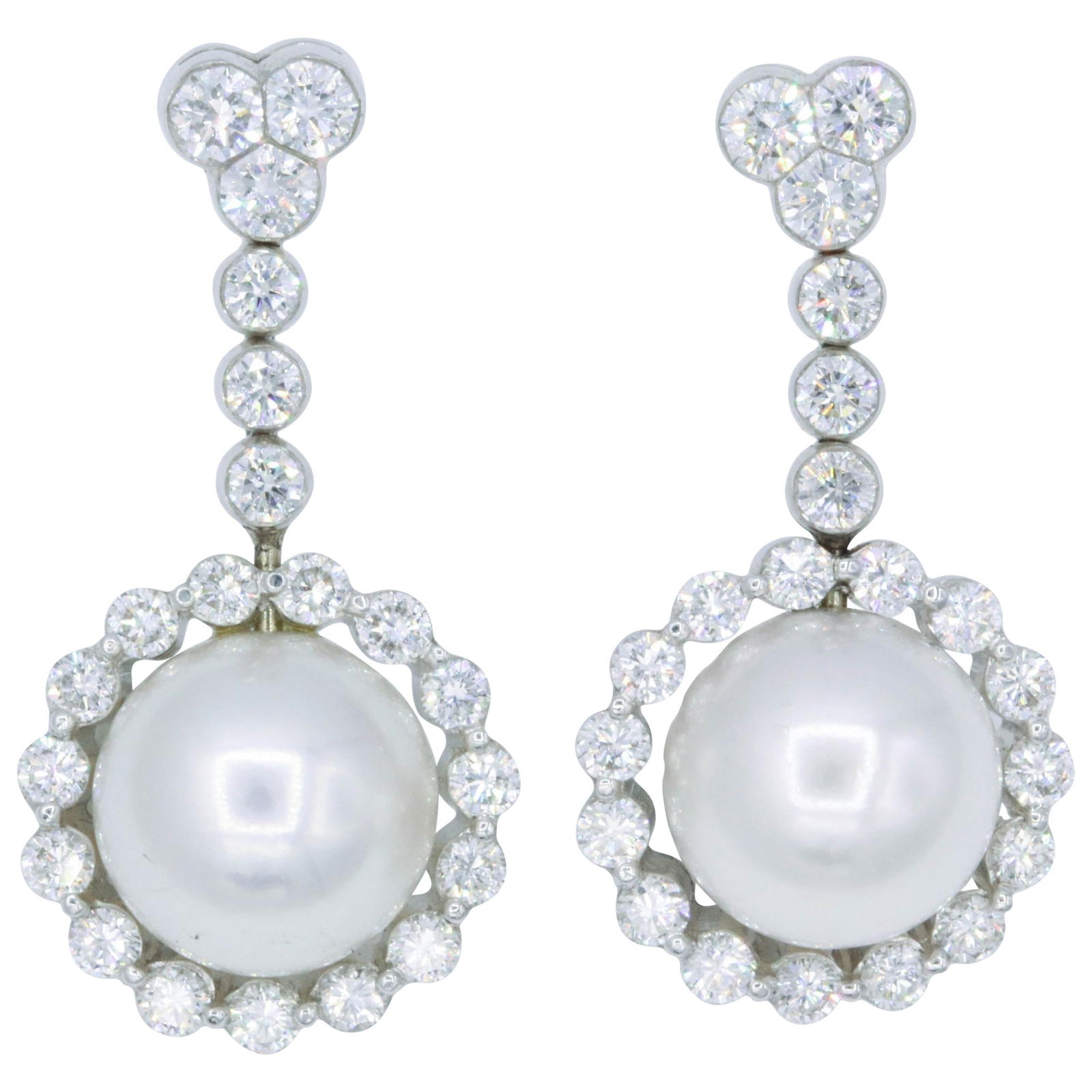 Harbor Diamonds 1.55 Carat Diamond Pearl Drop Earrings 18K White Gold: Harbor Diamonds 1.55 Carat Diamond Pearl Drop Earrings 18K White Gold These exquisite Diamond and Pearl Drop Earrings are crafted from luxurious 18K white gold. Each earring features a stunning 9.5 mm