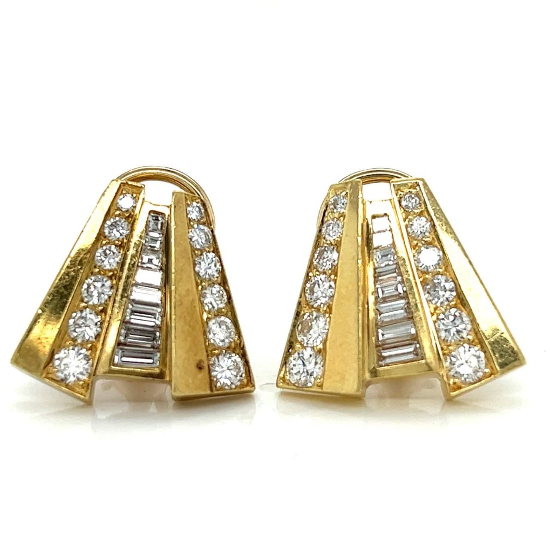 Elegant 18K Yellow Gold 2.80 Ct Diamond Earrings with F-G Color (1 of 4)