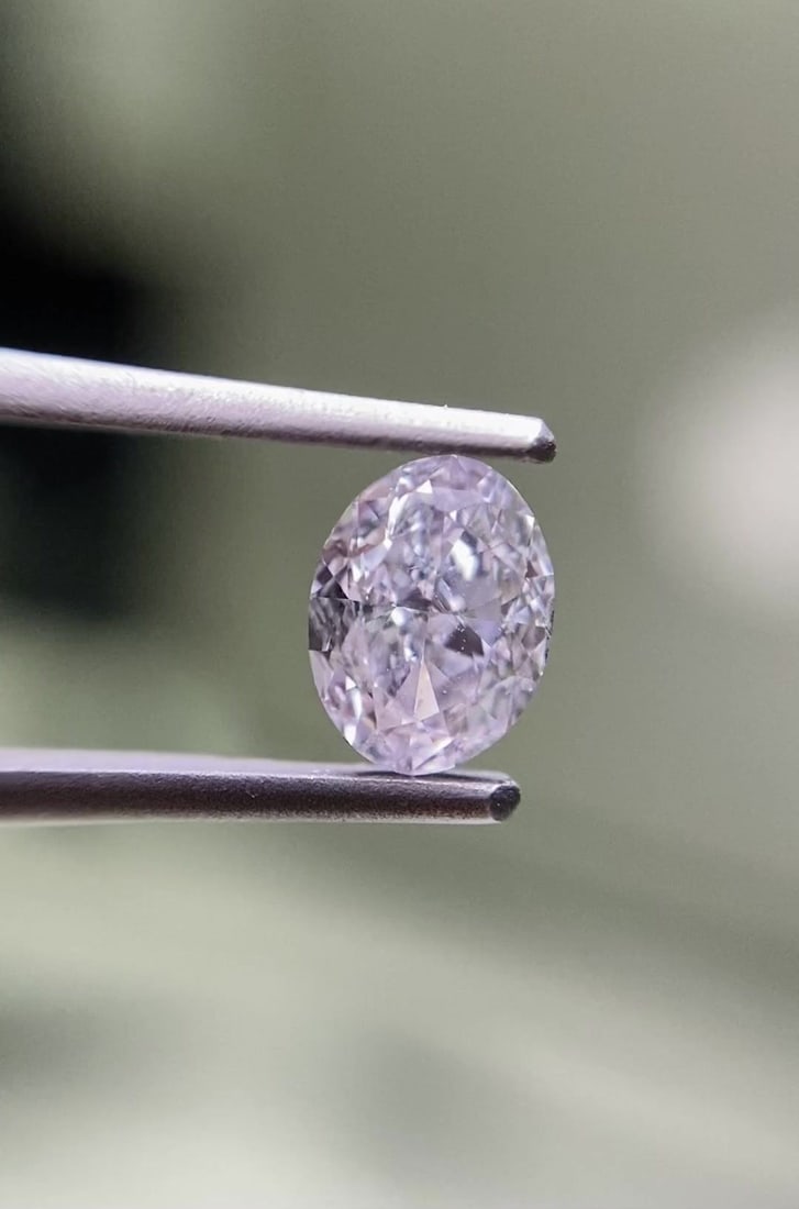 Loose Diamond - OVAL 0.4ct Faint Pink SI2: Loose Diamond - OVAL 0.4ct Faint Pink SI2 Source: Natural Shape: OVAL Carats: 0.4 Color: Faint Pink Certification: GIA Video: