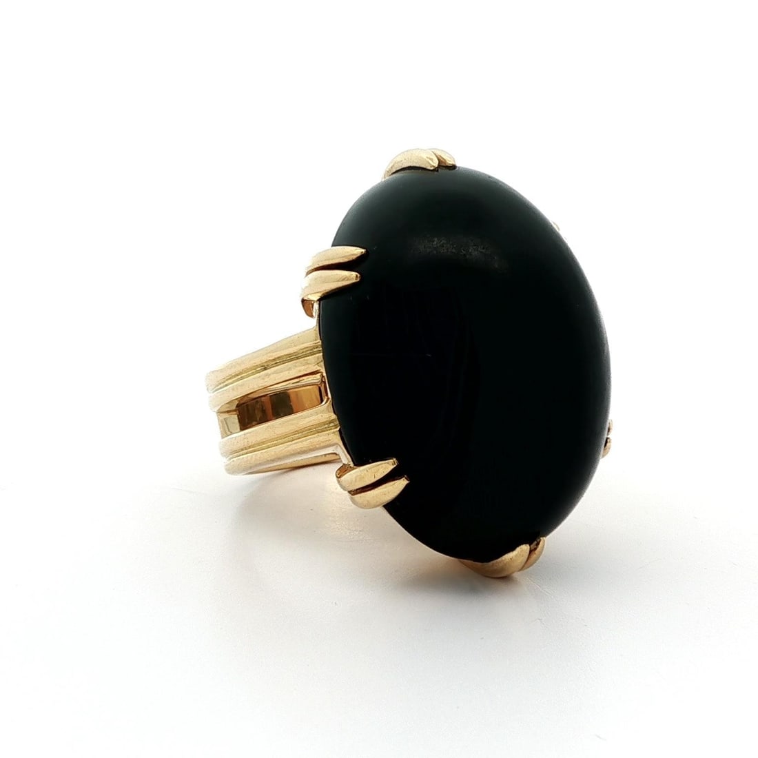 Gump's 18k Yellow Gold GIA 26.09g Dark Nephrite Jade Solitaire Ring: Gump's 18k Yellow Gold GIA 26.09g Dark Nephrite Jade Solitaire Ring Introducing a stunning vintage solitaire ring featuring a large natural nephrite jade stone, certified by GIA. The oval double caboc