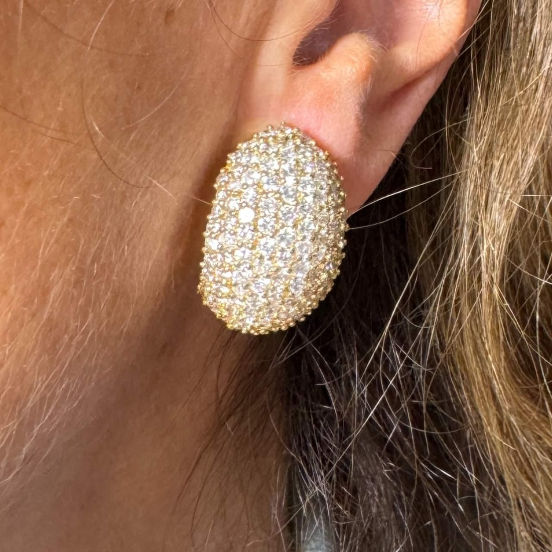 Stunning 14K Yellow Gold 9.00 Ct Diamond Earrings 208 Stones (1 of 2)