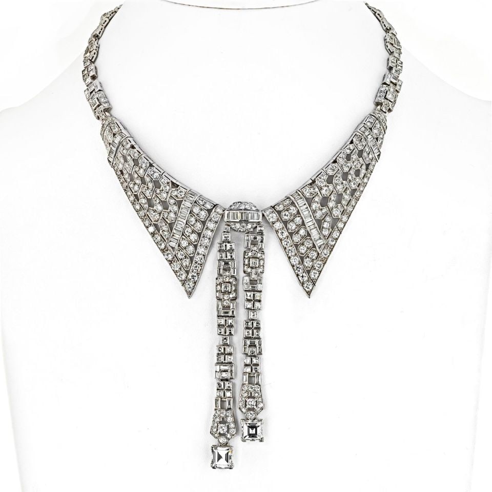 Art Deco Platinum Lavalier Necklace 44.17 Carats Mixed Cut Diamonds: Art Deco Platinum Lavalier Necklace 44.17 Carats Mixed Cut Diamonds This exquisite Art Deco necklace features a stunning lavalier design, expertly crafted in platinum and adorned with a remarkable tot