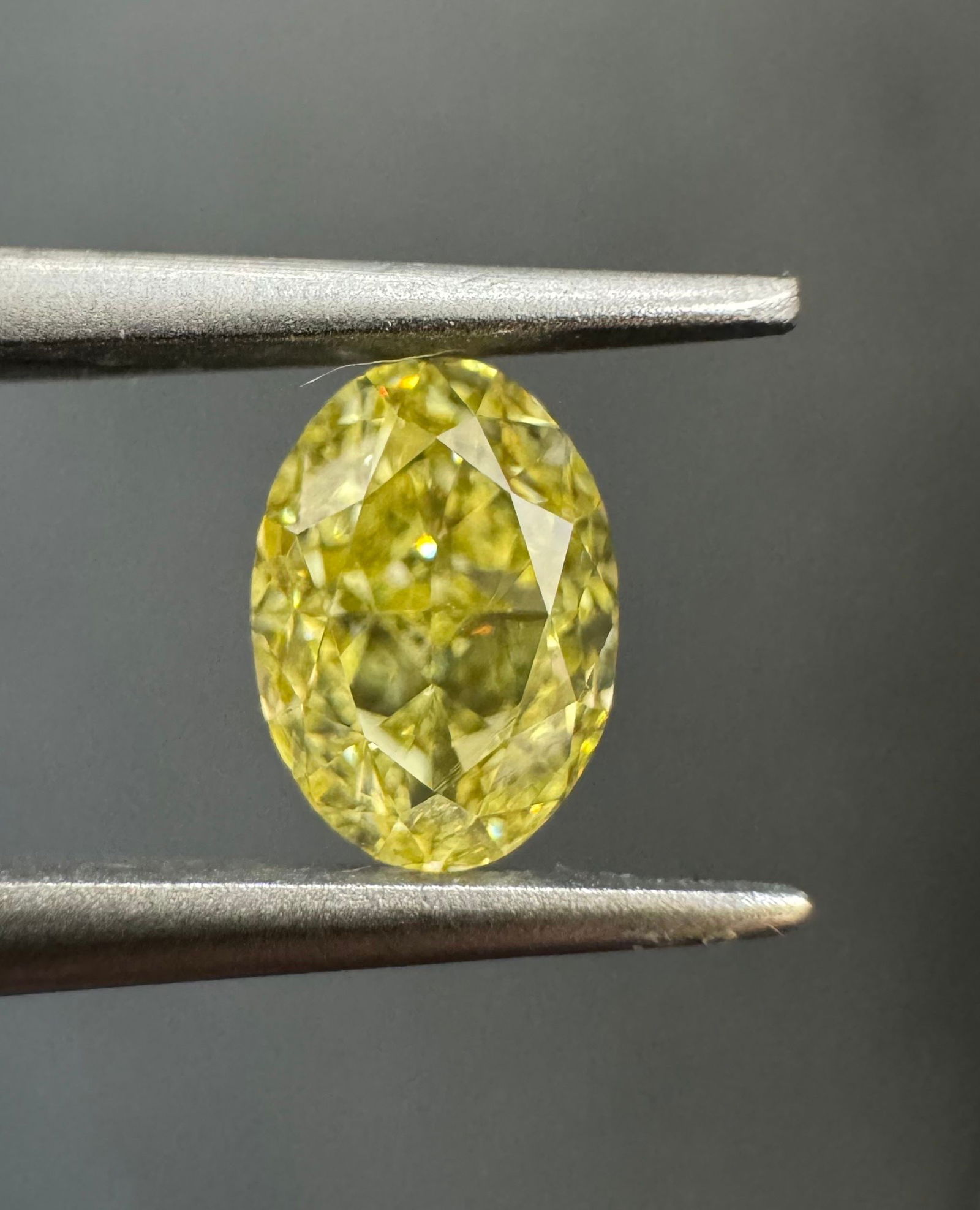 Loose Diamond - OVAL 0.7ct Fancy Intense Yellow VS2: Loose Diamond - OVAL 0.7ct Fancy Intense Yellow VS2 Source: Natural Shape: OVAL Carats: 0.7 Color: Fancy Intense Yellow Certification: GIA Video: