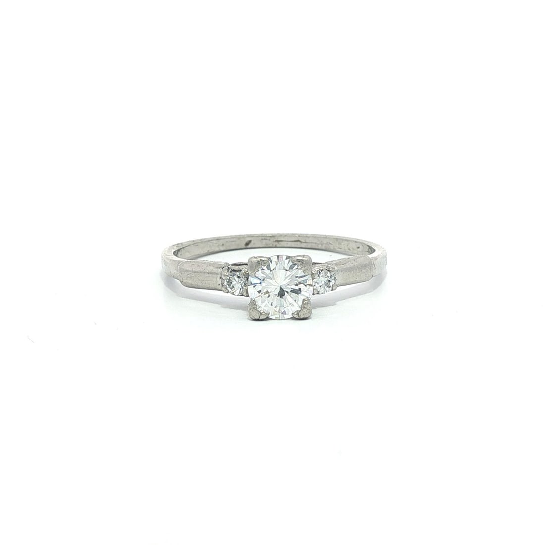Antique Van Cleef & Arpels Platinum 0.60ct Diamond Engagement Ring with Box: Antique Van Cleef & Arpels Platinum 0.60ct Diamond Engagement Ring with Box This exquisite Antique Van Cleef & Arpels engagement ring features a stunning 0.55 carat round brilliant diamond at its cent