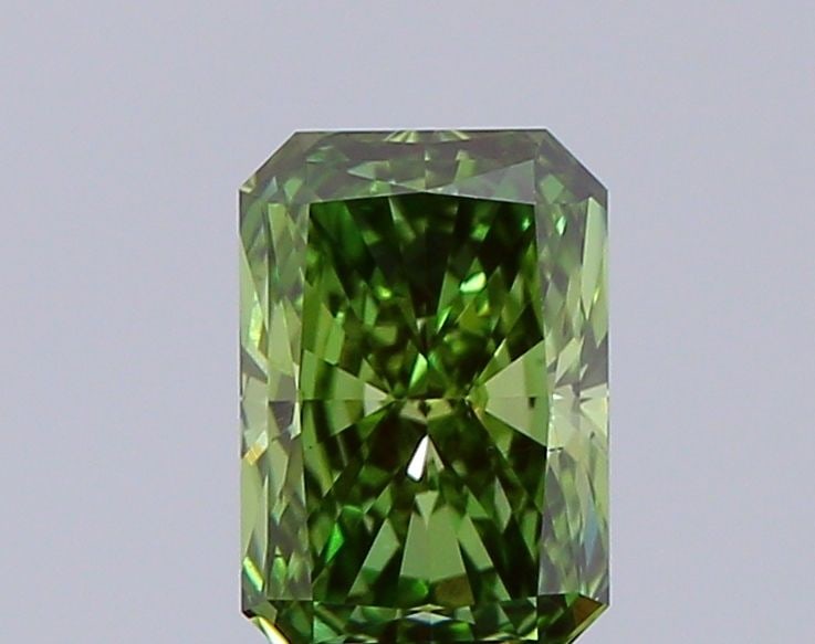 Loose Diamond - RADIANT 0.91ct Fancy Vivid Green VS2: Loose Diamond - RADIANT 0.91ct Fancy Vivid Green VS2 Source: This is a real non-mined Diamond that has been grown in a lab Shape: RADIANT Carats: 0.91 Color: Fancy Vivid Green Certification: IGI Video