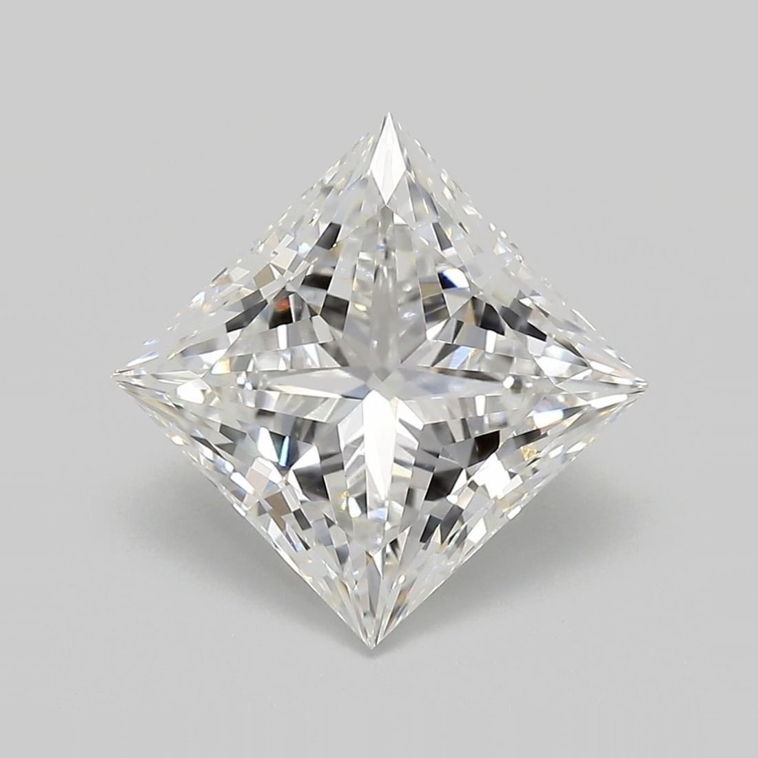 Loose Diamond - PRINCESS 4.21ct E VVS2: Loose Diamond - PRINCESS 4.21ct E VVS2 Source: This is a real non-mined Diamond that has been grown in a lab Shape: PRINCESS Carats: 4.21 Color: E Clarity: VVS2 Certification: IGI Video: Video Link 