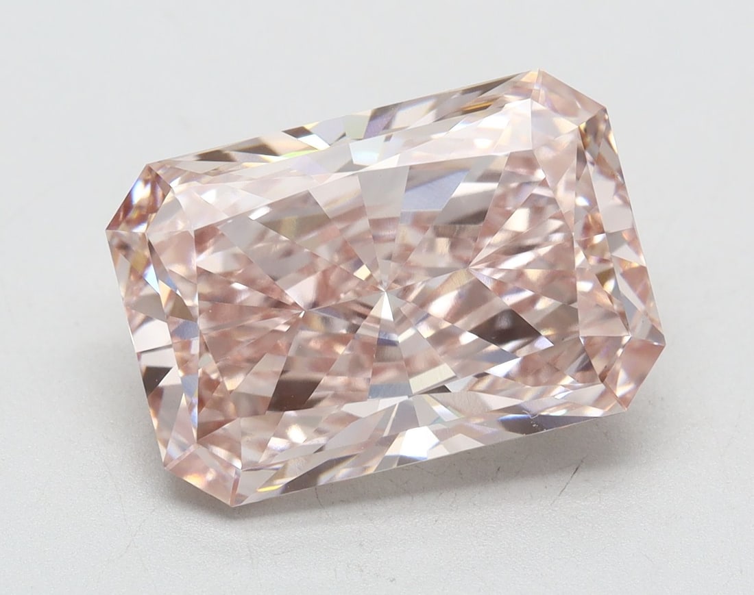 Loose Diamond - RADIANT 5.09ct Fancy Vivid Pink VS1: Loose Diamond - RADIANT 5.09ct Fancy Vivid Pink VS1 Source: This is a real non-mined Diamond that has been grown in a lab Shape: RADIANT Carats: 5.09 Color: Fancy Vivid Pink Certification: IGI Video: