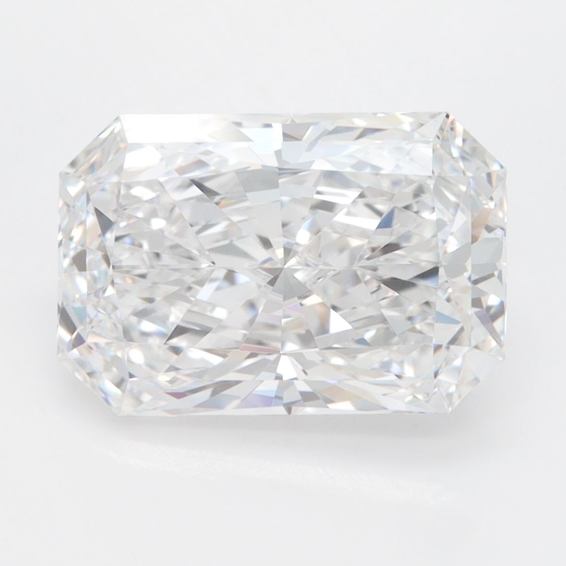 Loose Diamond - RADIANT 3.02ct D IF: Loose Diamond - RADIANT 3.02ct D IF Source: This is a real non-mined Diamond that has been grown in a lab Shape: RADIANT Carats: 3.02 Color: D Clarity: IF Certification: IGI Video: