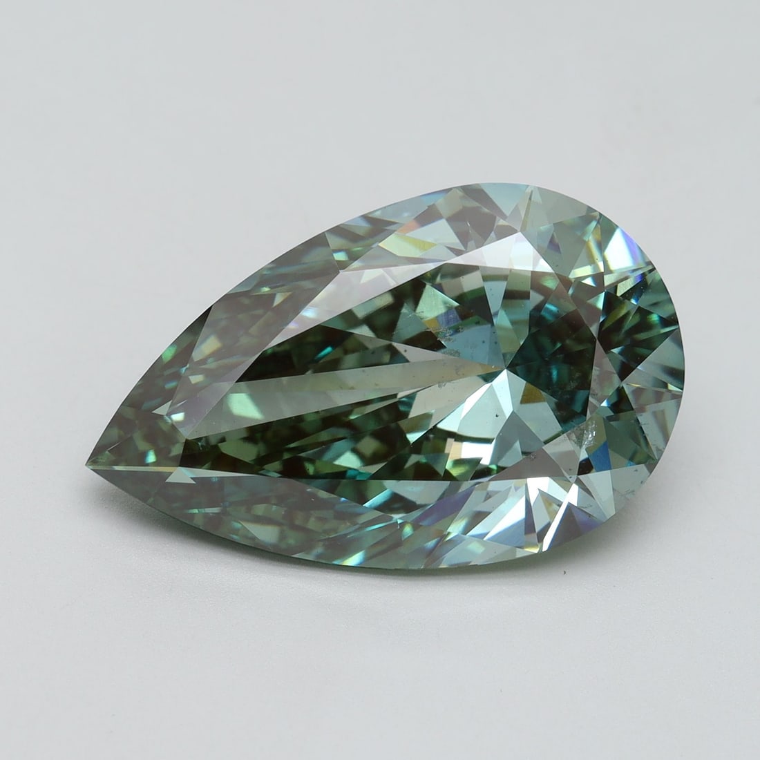 Loose Diamond - PEAR 10.07ct Fancy Vivid Green VS2: Loose Diamond - PEAR 10.07ct Fancy Vivid Green VS2 Source: This is a real non-mined Diamond that has been grown in a lab Shape: PEAR Carats: 10.07 Color: Fancy Vivid Green Certification: IGI Video: