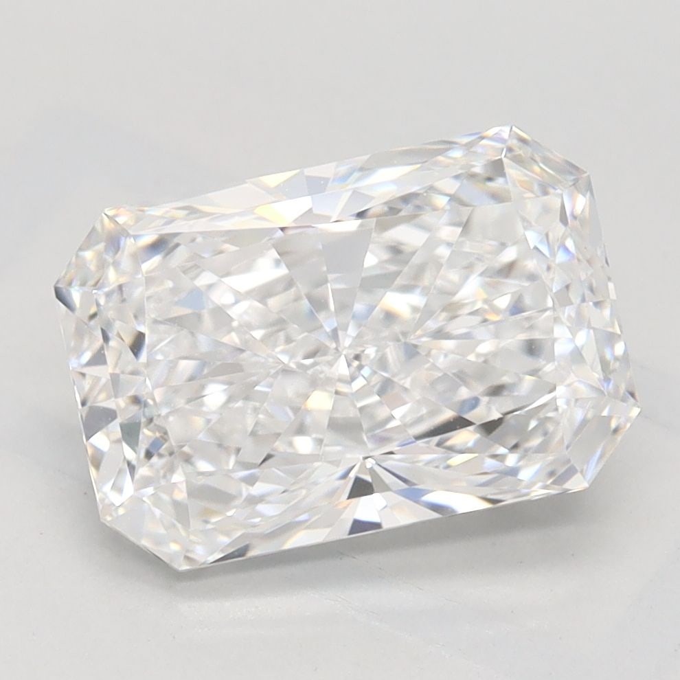 Loose Diamond - RADIANT 2.22ct D IF: Loose Diamond - RADIANT 2.22ct D IF Source: This is a real non-mined Diamond that has been grown in a lab Shape: RADIANT Carats: 2.22 Color: D Clarity: IF Certification: IGI Video: