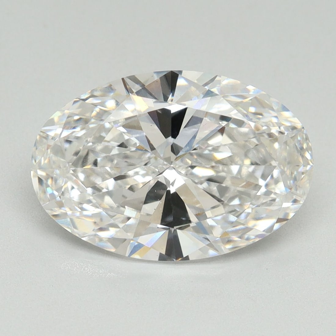 Loose Diamond - OVAL 4.12ct F VS2: Loose Diamond - OVAL 4.12ct F VS2 Source: This is a real non-mined Diamond that has been grown in a lab Shape: OVAL Carats: 4.12 Color: F Clarity: VS2 Certification: NONE Video: