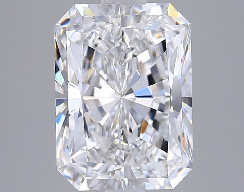 Loose Diamond - RADIANT 2.8ct E VVS2: Loose Diamond - RADIANT 2.8ct E VVS2 Source: This is a real non-mined Diamond that has been grown in a lab Shape: RADIANT Carats: 2.8 Color: E Clarity: VVS2 Certification: GIA Video: