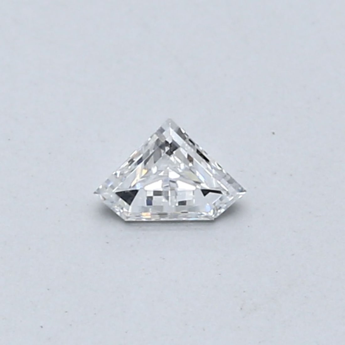 Loose Diamond - PENTAGONAL 0.15ct F VS1: Loose Diamond - PENTAGONAL 0.15ct F VS1 Source: This is a real non-mined Diamond that has been grown in a lab Shape: PENTAGONAL Carats: 0.15 Color: F Clarity: VS1 Certification: NONE Video: