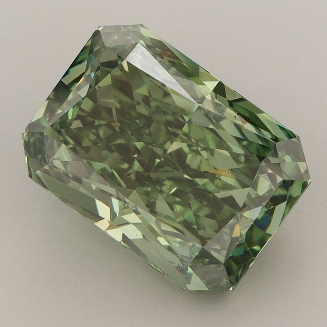 Loose Diamond - RADIANT 5.53ct Fancy Vivid Green VS2: Loose Diamond - RADIANT 5.53ct Fancy Vivid Green VS2 Source: This is a real non-mined Diamond that has been grown in a lab Shape: RADIANT Carats: 5.53 Color: Fancy Vivid Green Certification: IGI Video