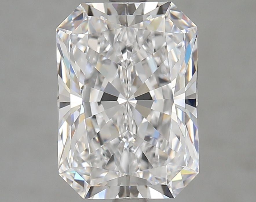 Loose Diamond - RADIANT 4.03ct D VVS1: Loose Diamond - RADIANT 4.03ct D VVS1 Source: This is a real non-mined Diamond that has been grown in a lab Shape: RADIANT Carats: 4.03 Color: D Clarity: VVS1 Certification: IGI Video: