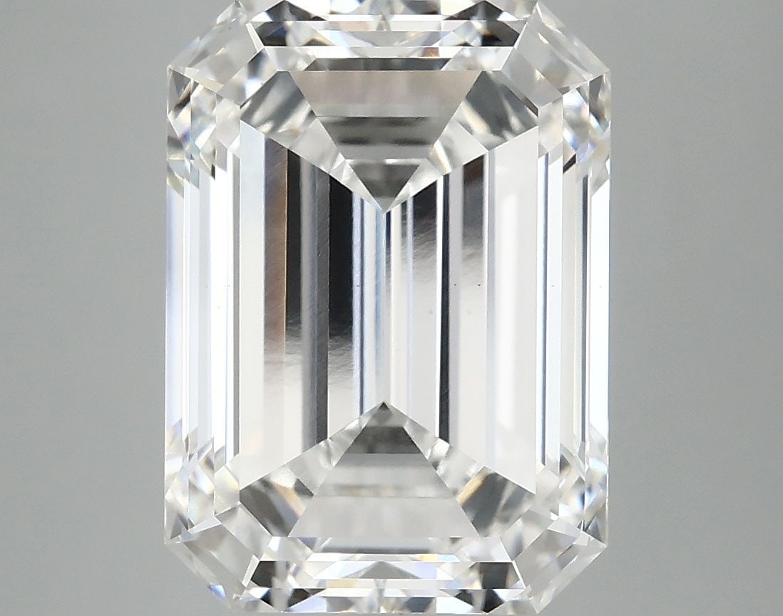 Loose Diamond - EMERALD 6.89ct F VS1: Loose Diamond - EMERALD 6.89ct F VS1 Source: This is a real non-mined Diamond that has been grown in a lab Shape: EMERALD Carats: 6.89 Color: F Clarity: VS1 Certification: IGI Video: