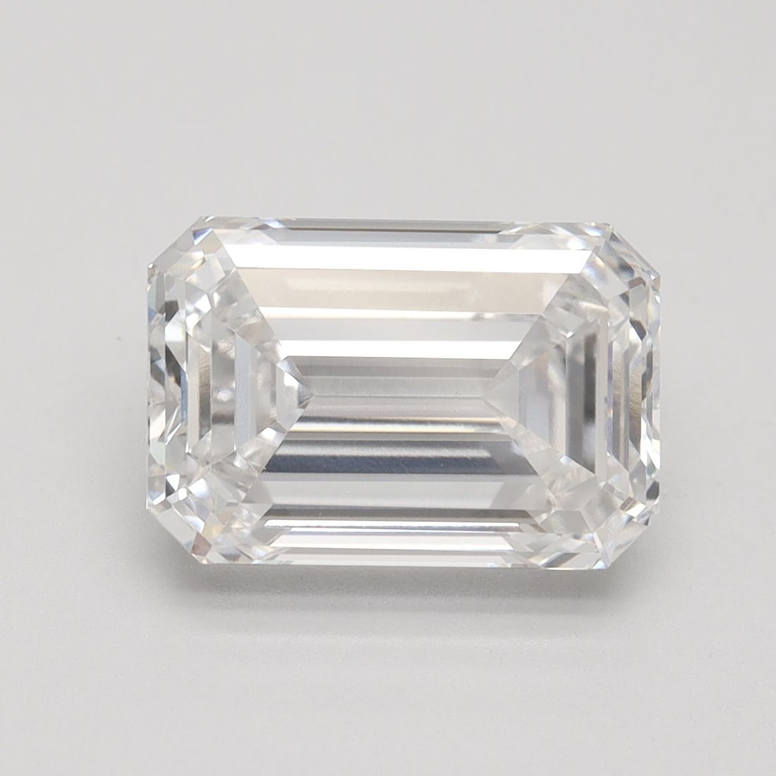 Loose Diamond - EMERALD 4.51ct D VVS2: Loose Diamond - EMERALD 4.51ct D VVS2 Source: This is a real non-mined Diamond that has been grown in a lab Shape: EMERALD Carats: 4.51 Color: D Clarity: VVS2 Certification: IGI Video: