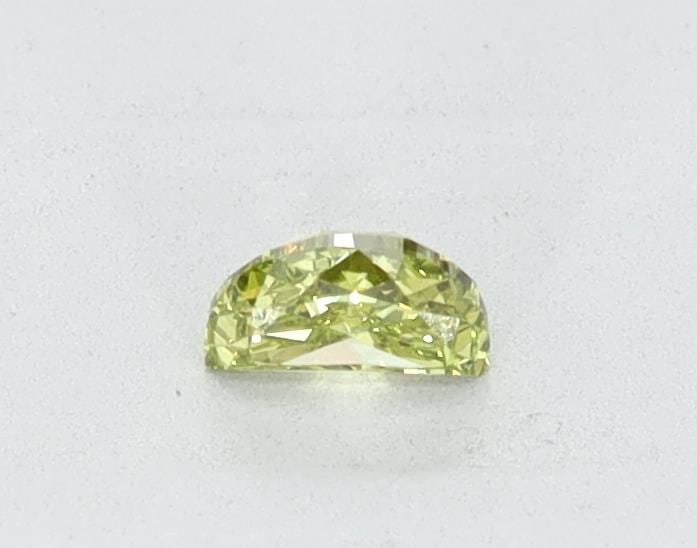 Loose Diamond - HALF MOON 0.2ct Green VS1: Loose Diamond - HALF MOON 0.2ct Green VS1 Source: This is a real non-mined Diamond that has been grown in a lab Shape: HALF MOON Carats: 0.2 Color: Green Certification: NONE Video: