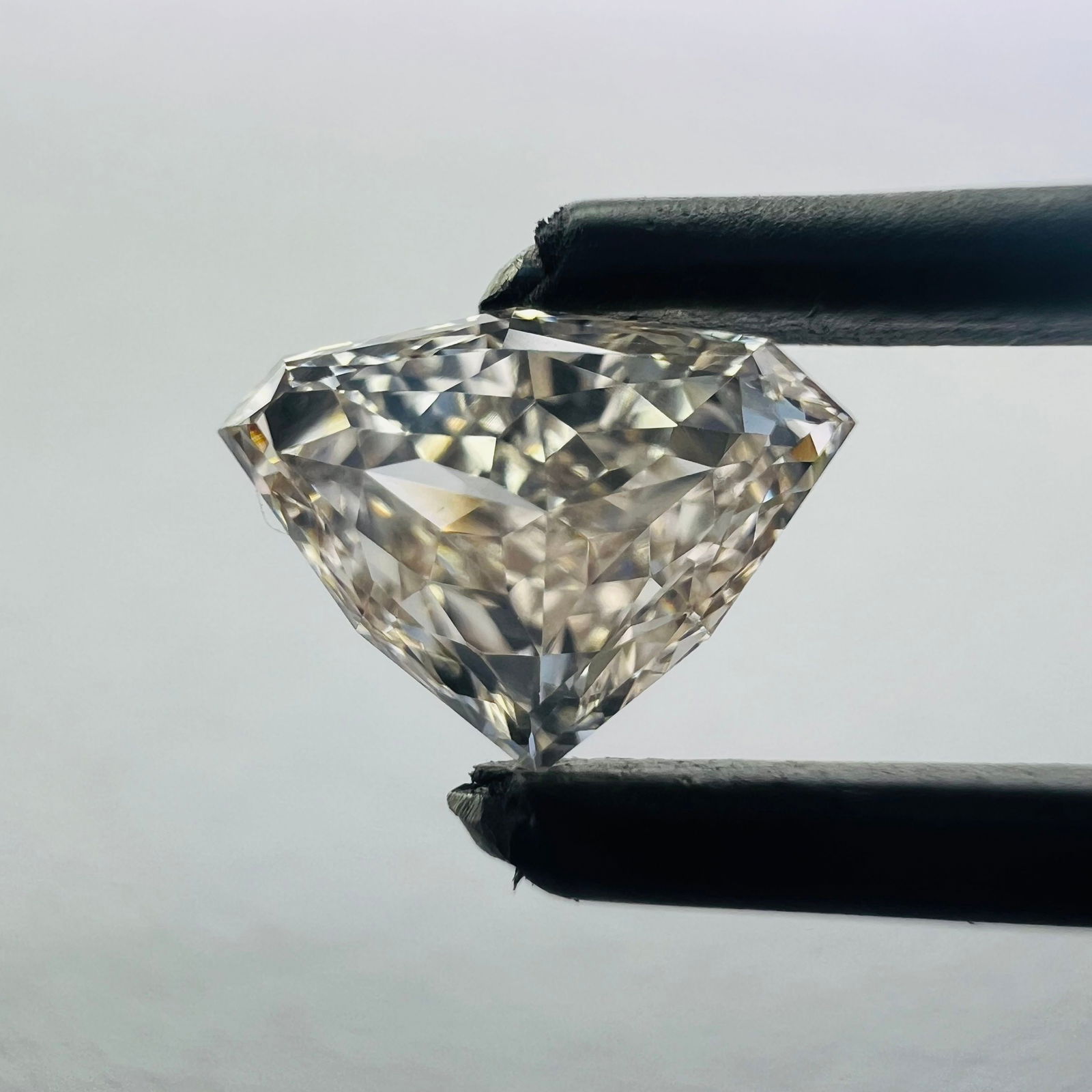 Loose Diamond - SHIELD 0.88ct Pink VS1 (1 of 1)