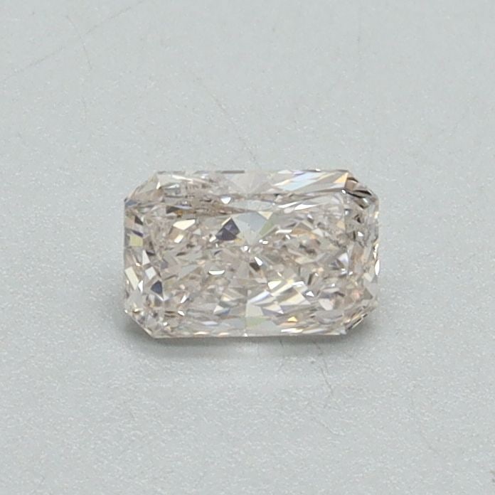 Loose Diamond - RADIANT 0.31ct H VS2: Loose Diamond - RADIANT 0.31ct H VS2 Source: This is a real non-mined Diamond that has been grown in a lab Shape: RADIANT Carats: 0.31 Color: H Clarity: VS2 Certification: IGI Video: