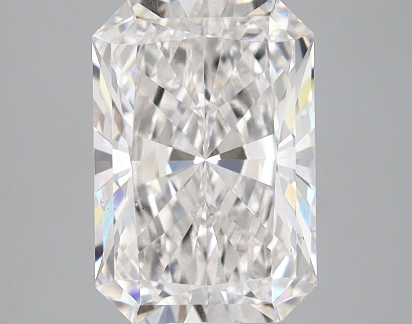 Loose Diamond - RADIANT 2.1ct E VS2: Loose Diamond - RADIANT 2.1ct E VS2 Source: This is a real non-mined Diamond that has been grown in a lab Shape: RADIANT Carats: 2.1 Color: E Clarity: VS2 Certification: IGI Video: