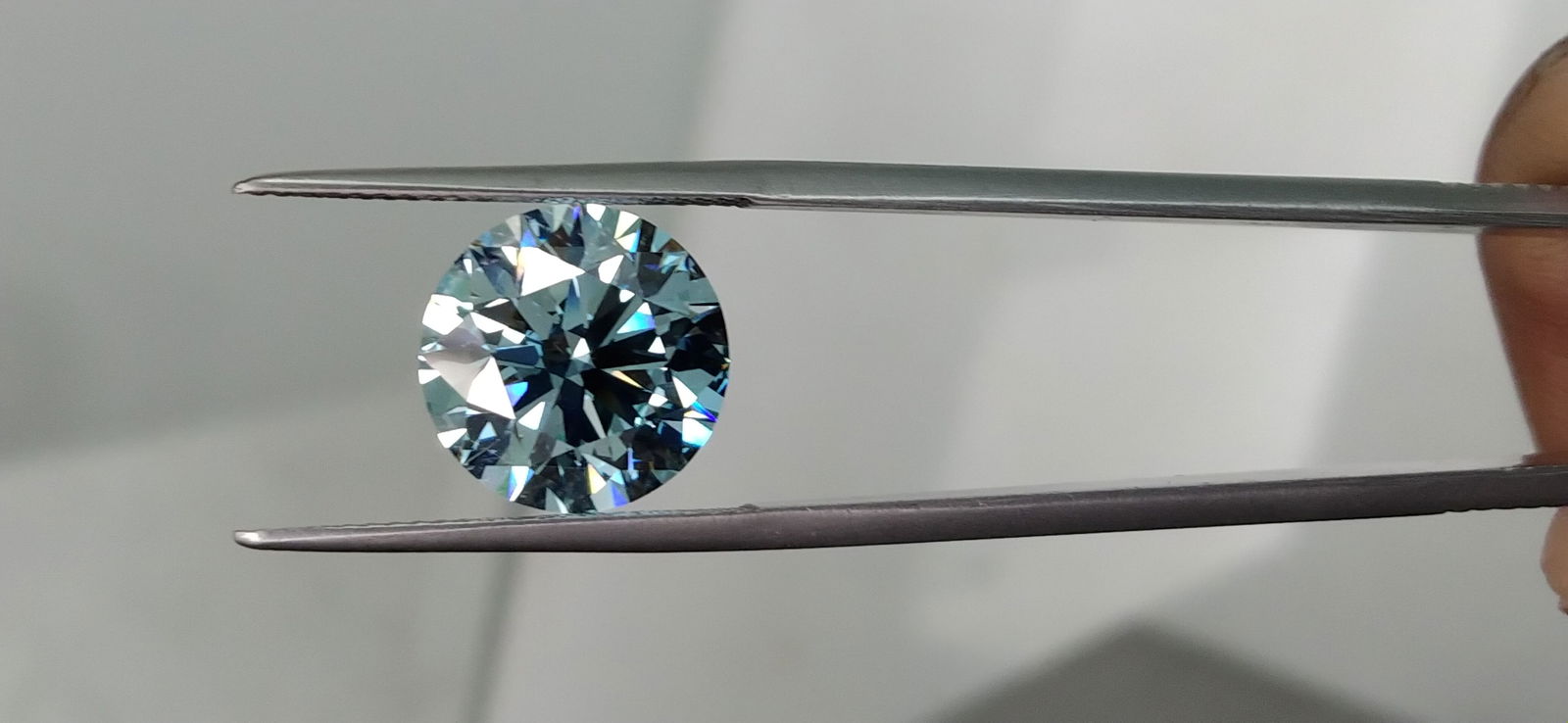 Ideal Loose Diamond - ROUND 6.02ct Fancy Intense Greenish Blue VS1 (1 of 1)