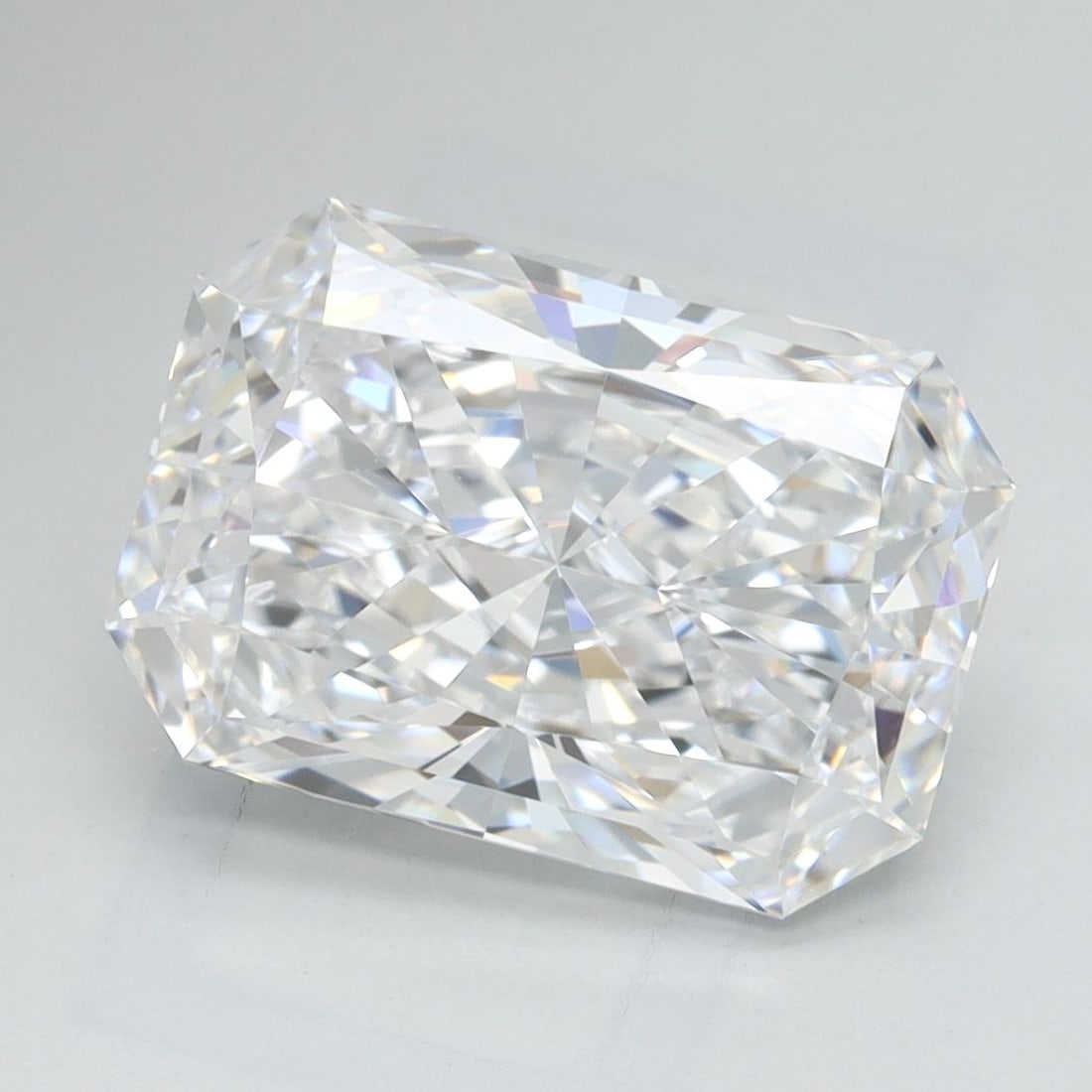 Loose Diamond - RADIANT 2.82ct D VVS1: Loose Diamond - RADIANT 2.82ct D VVS1 Source: This is a real non-mined Diamond that has been grown in a lab Shape: RADIANT Carats: 2.82 Color: D Clarity: VVS1 Certification: GCAL Video: