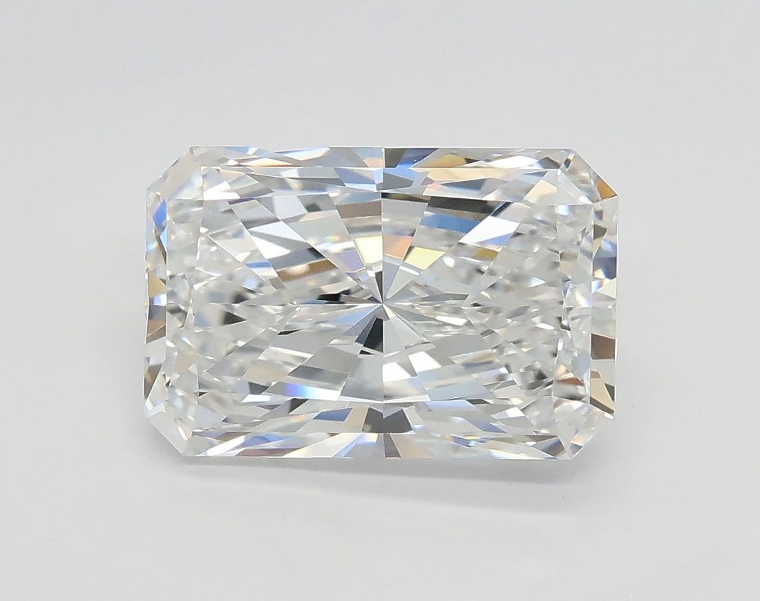 Loose Diamond - RADIANT 2.52ct D VVS2: Loose Diamond - RADIANT 2.52ct D VVS2 Source: This is a real non-mined Diamond that has been grown in a lab Shape: RADIANT Carats: 2.52 Color: D Clarity: VVS2 Certification: GIA Video: