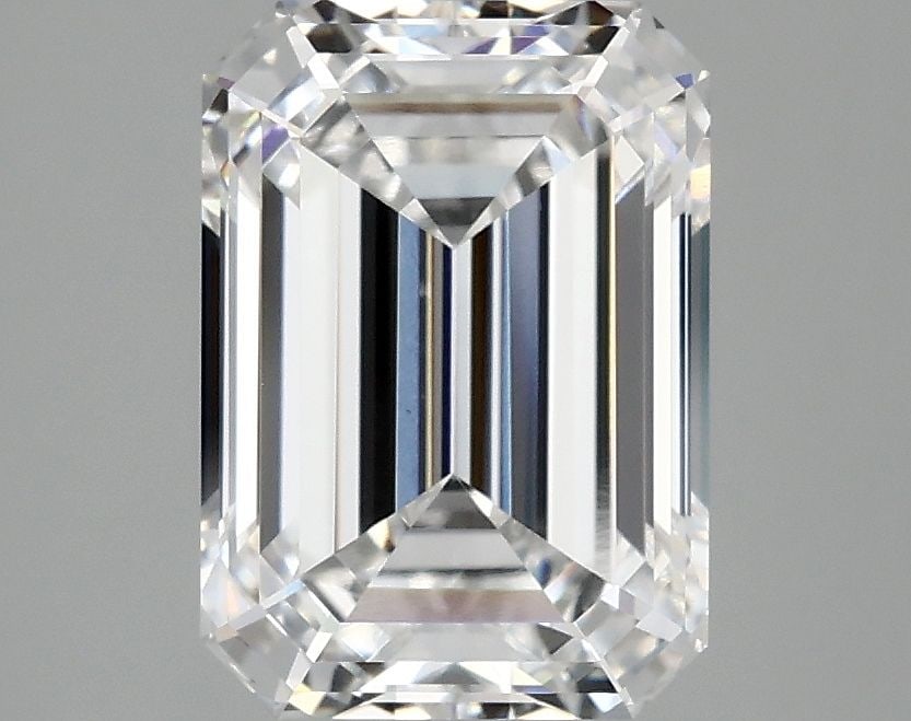 Loose Diamond - EMERALD 3.1ct E VS1: Loose Diamond - EMERALD 3.1ct E VS1 Source: This is a real non-mined Diamond that has been grown in a lab Shape: EMERALD Carats: 3.1 Color: E Clarity: VS1 Certification: IGI Video: