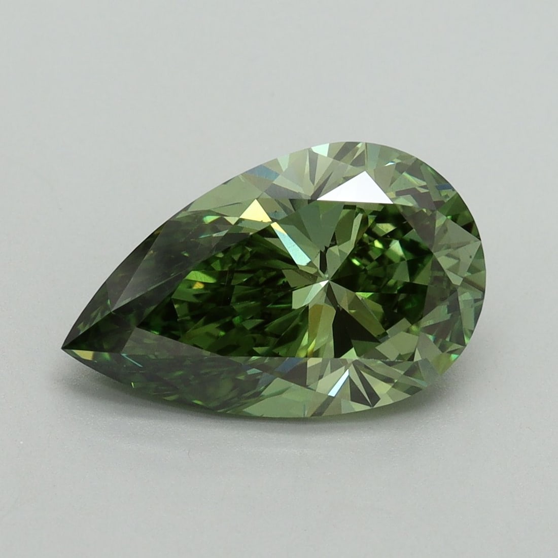 Loose Diamond - PEAR 3.13ct Fancy Vivid Green VS2: Loose Diamond - PEAR 3.13ct Fancy Vivid Green VS2 Source: This is a real non-mined Diamond that has been grown in a lab Shape: PEAR Carats: 3.13 Color: Fancy Vivid Green Certification: IGI Video: