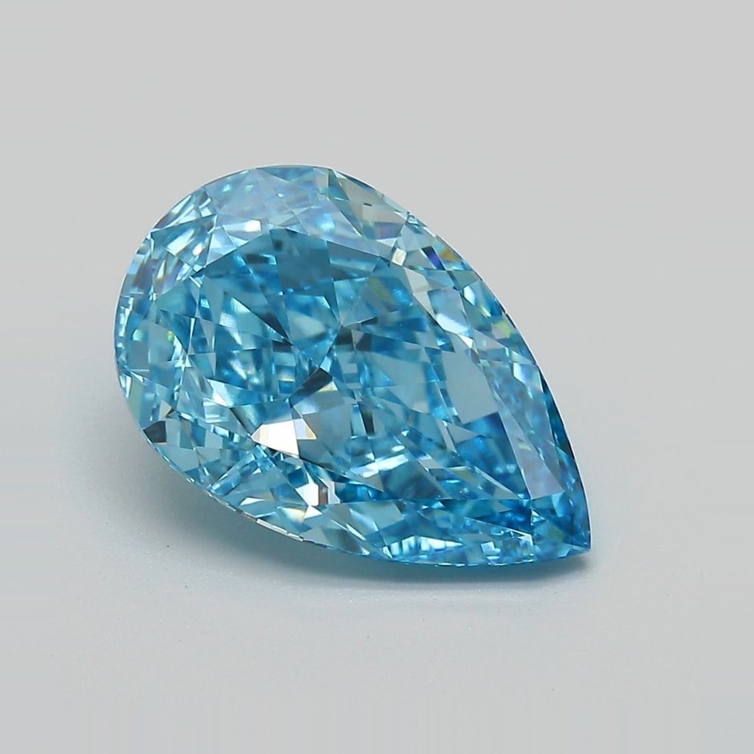 Loose Diamond - PEAR 4.51ct Fancy Vivid Blue VVS2: Loose Diamond - PEAR 4.51ct Fancy Vivid Blue VVS2 Source: This is a real non-mined Diamond that has been grown in a lab Shape: PEAR Carats: 4.51 Color: Fancy Vivid Blue Certification: IGI Video: