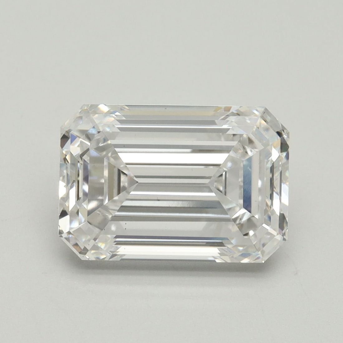 Loose Diamond - EMERALD 4.57ct D VS1: Loose Diamond - EMERALD 4.57ct D VS1 Source: This is a real non-mined Diamond that has been grown in a lab Shape: EMERALD Carats: 4.57 Color: D Clarity: VS1 Certification: IGI Video: