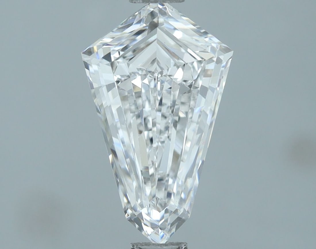 Loose Diamond - HALF MOON 1.05ct D VVS2: Loose Diamond - HALF MOON 1.05ct D VVS2 Source: This is a real non-mined Diamond that has been grown in a lab Shape: HALF MOON Carats: 1.05 Color: D Clarity: VVS2 Certification: IGI Video: